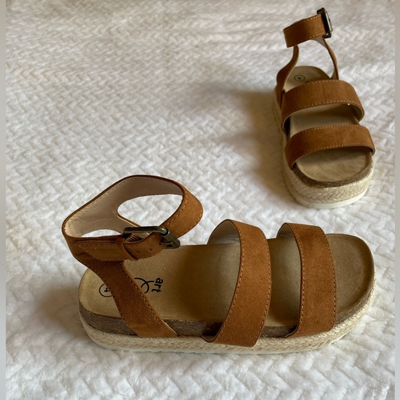 Girls Brown Sandals - Picture 3 of 4